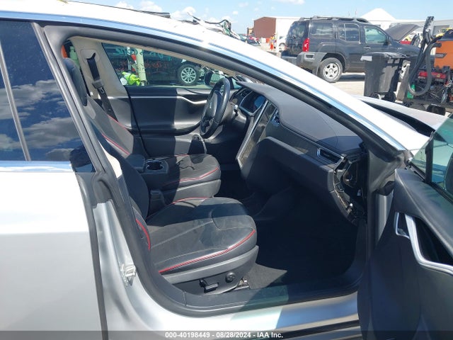 2013 TESLA MODEL S 5YJSA1CP2DFP06799 Photo 4