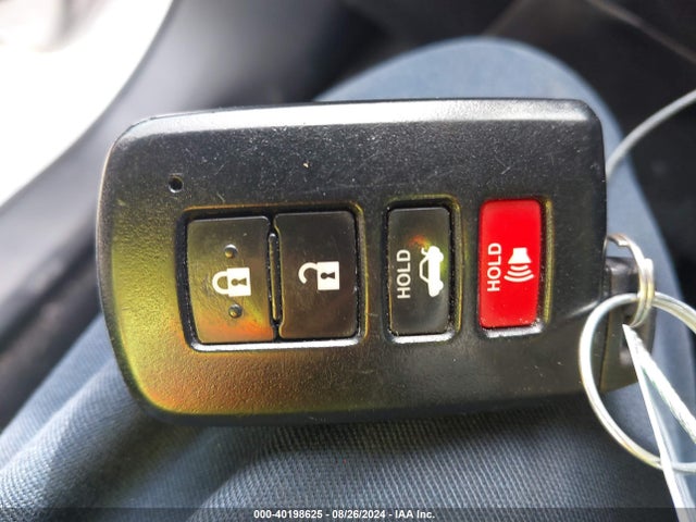 Toyota COROLLA SE 2018 2T1BURHE6JC054606 Image 11