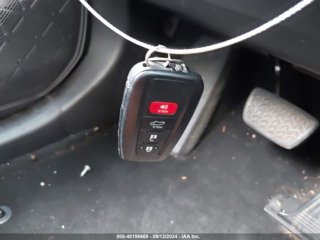 Toyota Rav4 Xle 2019 JTMW1RFV0KD504008 Image 11