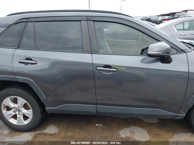 Toyota Rav4 Xle 2019 JTMW1RFV0KD504008 Image 14