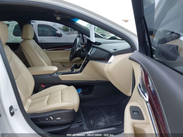 1GYKNDRS4HZ137725 Cadillac XT5 LUXURY