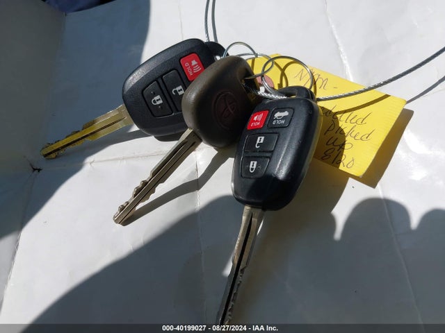 Toyota COROLLA LE 2018 2T1BURHE8JC978304 Image 11