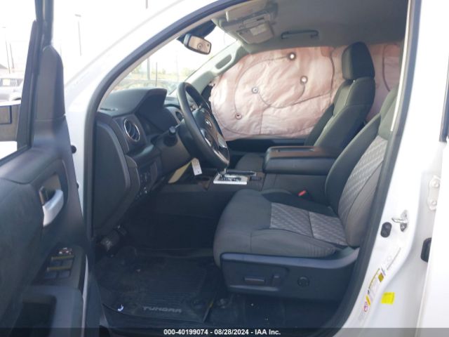 5TFEY5F18JX232561 Toyota Tundra Sr5 5.7l V8