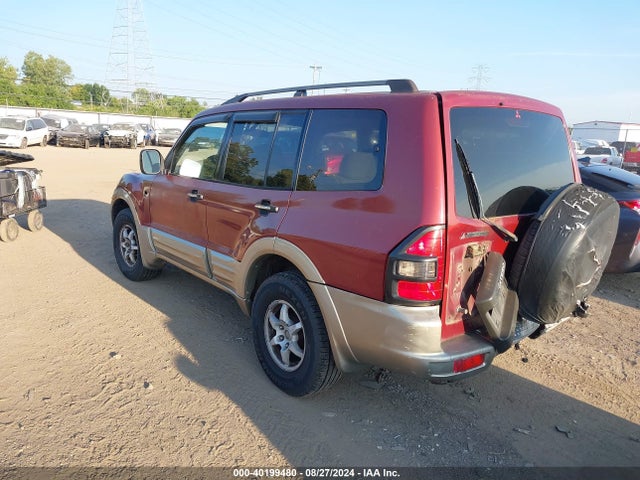 2001 MITSUBISHI MONTERO JA4MW31RX1J022527 Photo 2