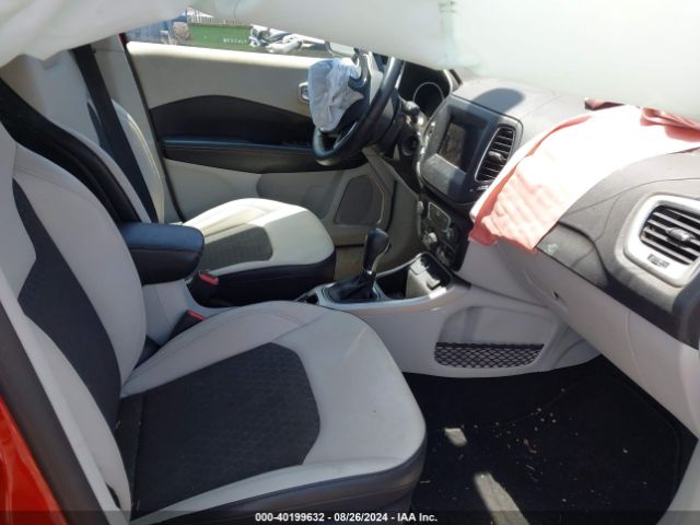 3C4NJCBB0KT637463 Jeep Compass Sun And Wheel Fwd