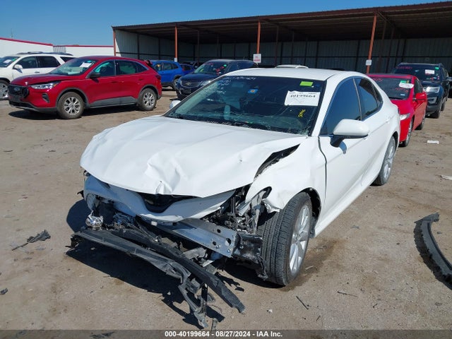 Toyota CAMRY LE 2018 4T1B11HK5JU607972 Image 2