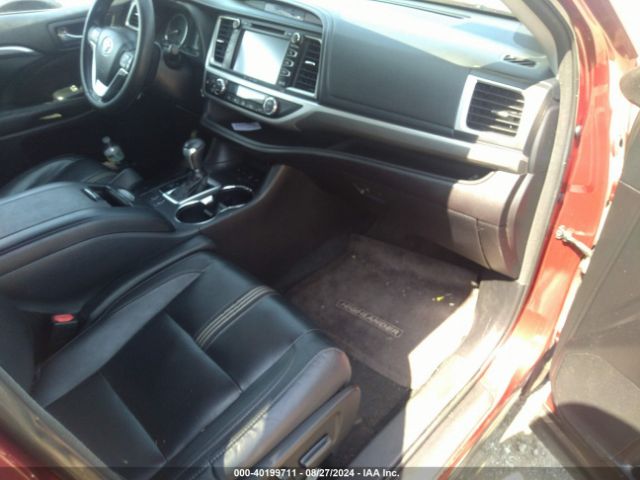 5TDJZRFH7JS859287 Toyota Highlander Se
