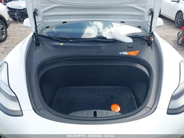 5YJ3E1EAXJF015811 Tesla MODEL 3