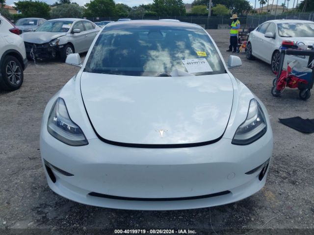 5YJ3E1EAXJF015811 Tesla MODEL 3