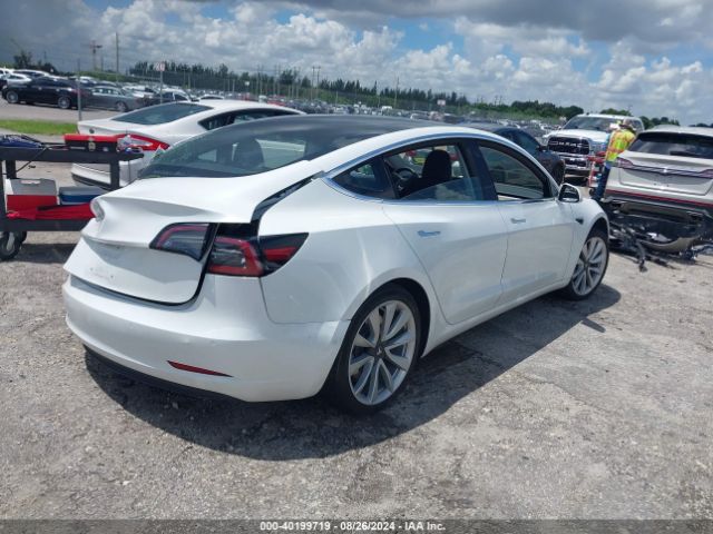 5YJ3E1EAXJF015811 Tesla MODEL 3