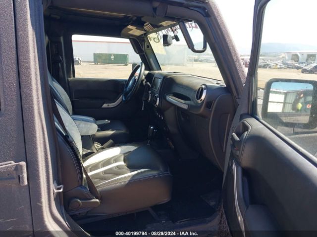 1C4BJWEG8HL521573 Jeep Wrangler Unlimited Sahara