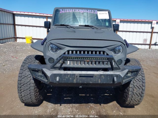 1C4BJWEG8HL521573 Jeep Wrangler Unlimited Sahara