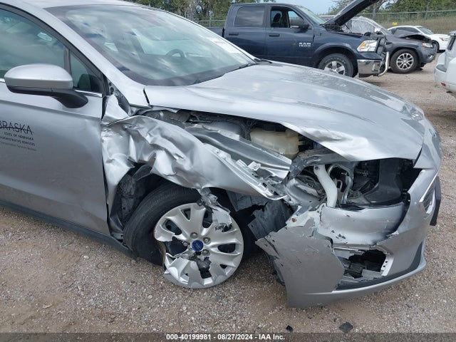 3FA6P0G71LR261687 Ford FUSION S