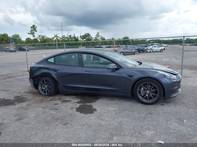 Tesla Model 3 Standard Range Plus Rear-wheel Drive 2021 5YJ3E1EA3MF058374 Image 13
