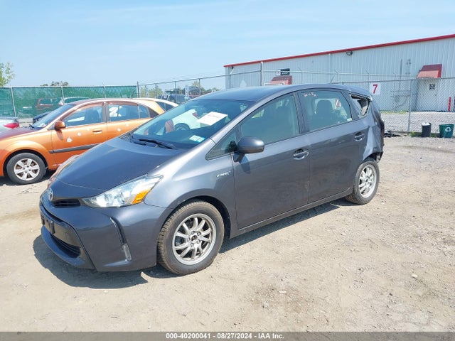 Toyota Prius V Four 2017 JTDZN3EU7HJ074284 Image 2