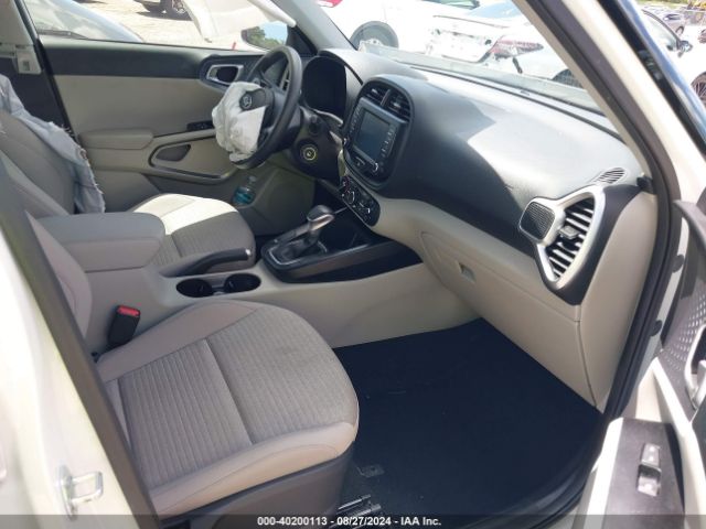 KNDJ23AU2M7773759 KIA SOUL S