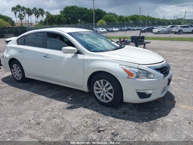 Nissan Altima 2.5 S 2014 1N4AL3AP3EN218426 Image 1