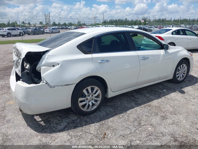 Nissan Altima 2.5 S 2014 1N4AL3AP3EN218426 Image 4