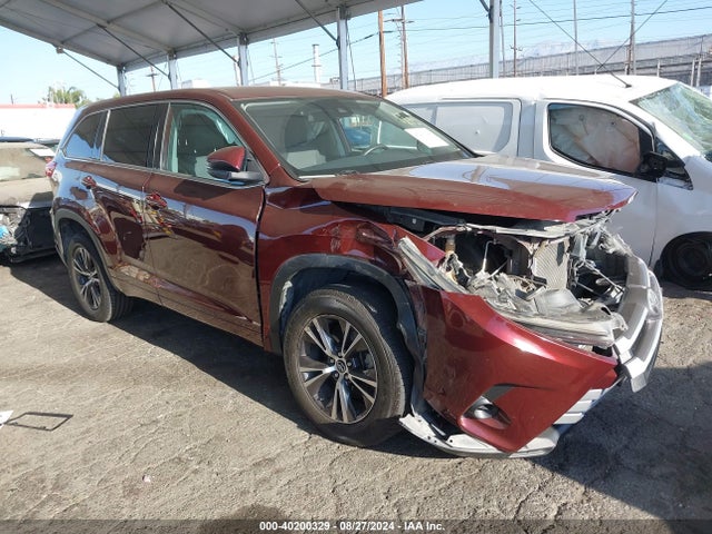 Toyota Highlander Le 2018 5TDZZRFH1JS288379 main image