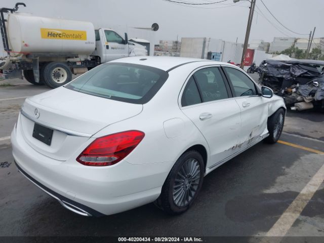55SWF4JB2GU144949 Mercedes-Benz C 300 Luxury/sport