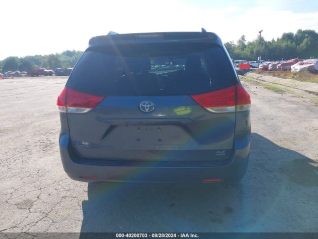 5TDDK3DC8ES074725 Toyota Sienna Xle 7 Passenger