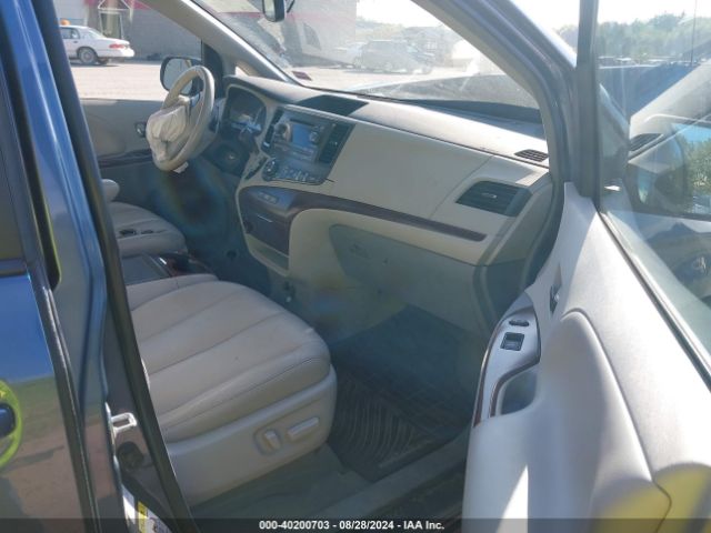 5TDDK3DC8ES074725 Toyota Sienna Xle 7 Passenger