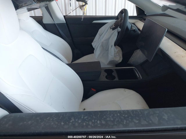 2024 TESLA MODEL Y 7SAYGDEE1RF011312 Photo 4