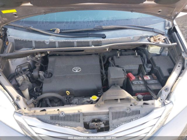 5TDYK3DC7GS715318 Toyota Sienna Xle 8 Passenger