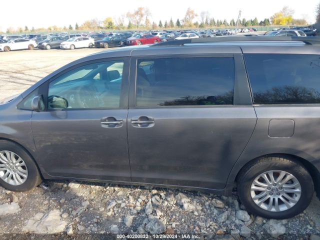 5TDYK3DC7GS715318 Toyota Sienna Xle 8 Passenger
