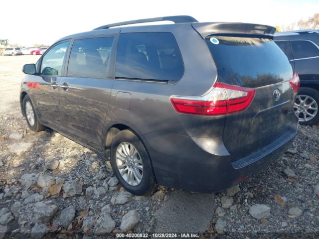 5TDYK3DC7GS715318 Toyota Sienna Xle 8 Passenger
