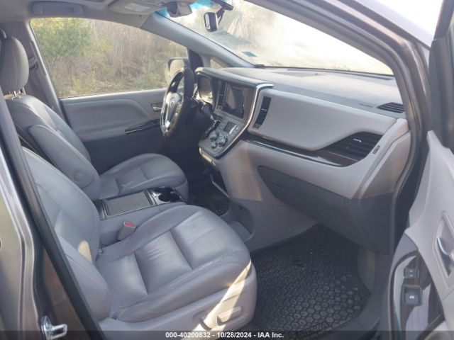 5TDYK3DC7GS715318 Toyota Sienna Xle 8 Passenger
