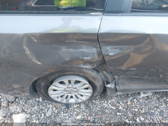 5TDYK3DC7GS715318 Toyota Sienna Xle 8 Passenger