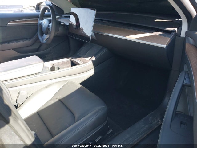 Tesla Model 3 Long Range Dual Motor All-wheel Drive 2023 5YJ3E1EB1PF660347 Image 4