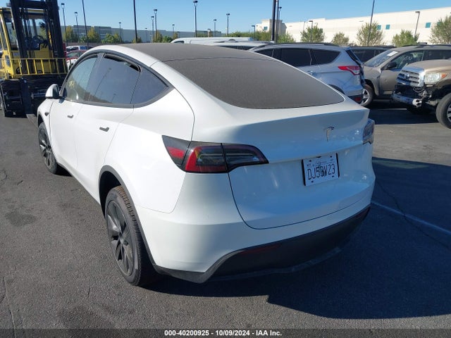 2024 TESLA MODEL Y 7SAYGDED0RF163654 Photo 2