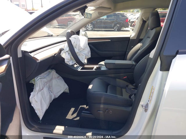 2024 TESLA MODEL Y 7SAYGDED0RF163654 Photo 4