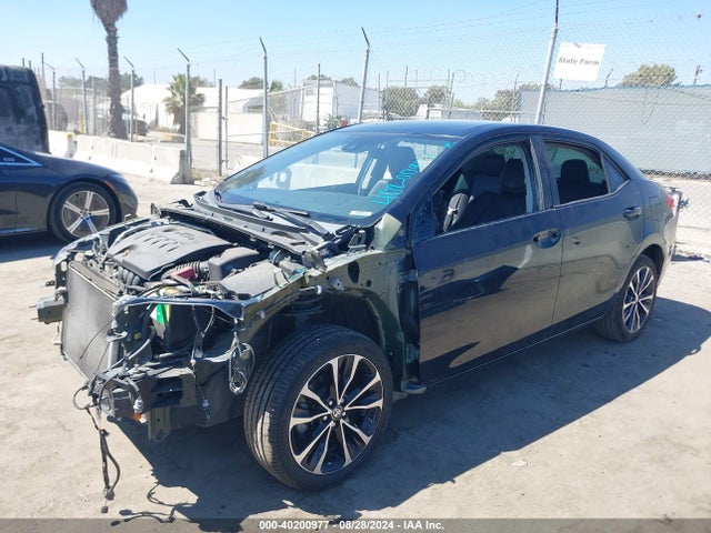 Toyota COROLLA SE 2018 5YFBURHE6JP742346 Image 2