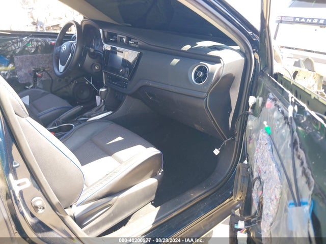 Toyota COROLLA SE 2018 5YFBURHE6JP742346 Image 5