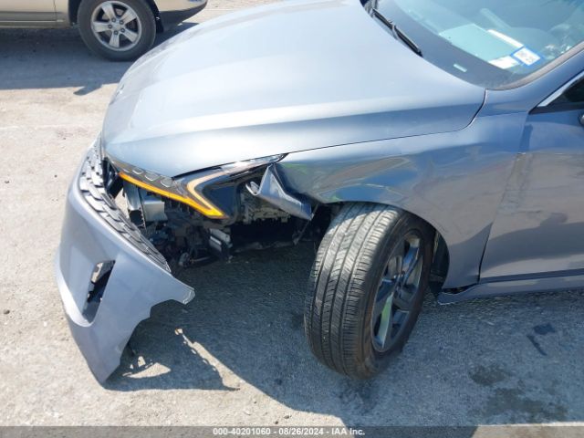 5XXG24J26MG002405 KIA K5 LX