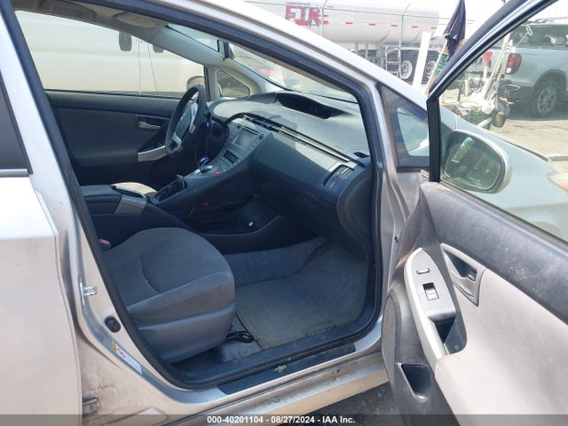 Toyota Prius Two 2014 JTDKN3DU4E0383151 Image 5