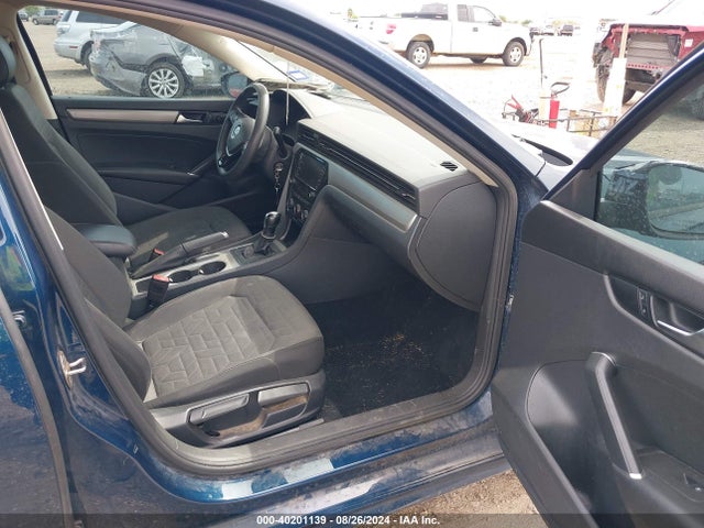 1VWAA7A37LC001651 Volkswagen Passat 2.0t S