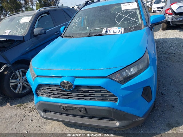 Toyota RAV4 LE 2019 JTMK1RFV5KJ007021 Image 12
