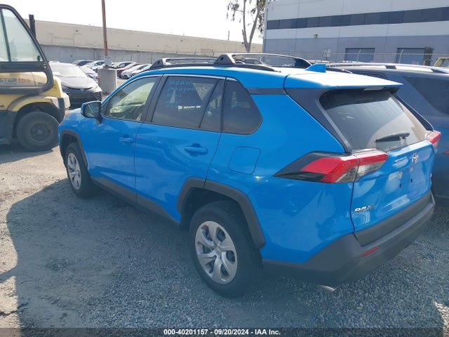 Toyota RAV4 LE 2019 JTMK1RFV5KJ007021 Image 3