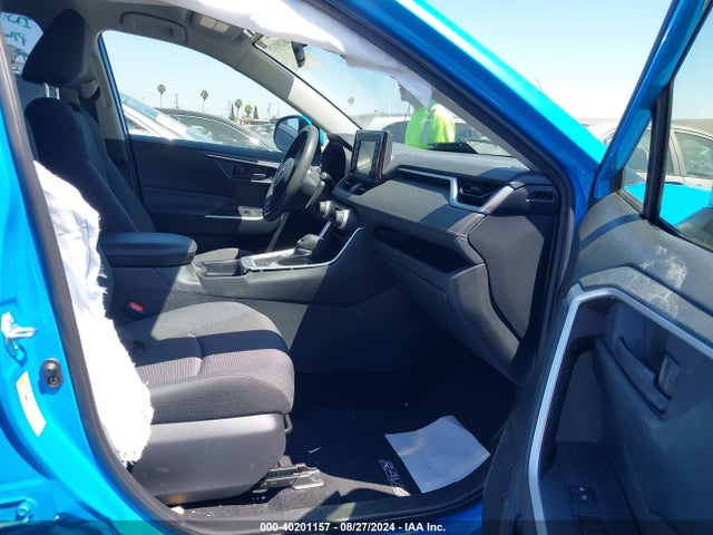 Toyota RAV4 LE 2019 JTMK1RFV5KJ007021 Image 5