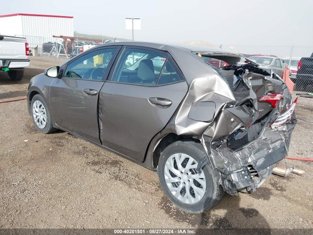 Toyota COROLLA LE 2018 2T1BURHE5JC018180 Image 3