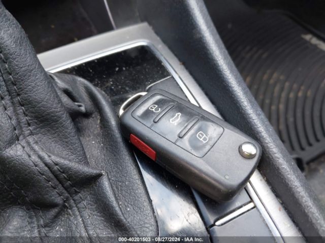 1VWBV7A36FC104220 Volkswagen Passat 2.0l Tdi Se