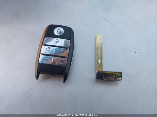 KNDMB5C15H6243941 KIA SEDONA LX