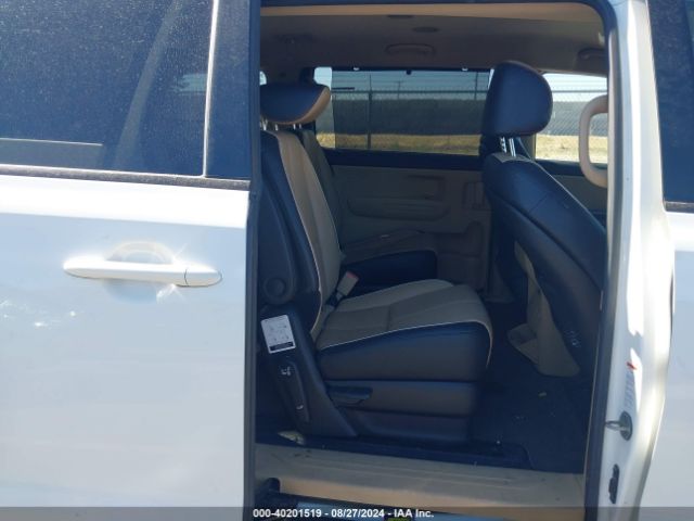 KNDMB5C15H6243941 KIA SEDONA LX