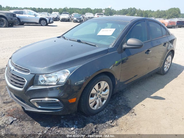 Chevrolet Cruze Ls Manual 2015 1G1PB5SG3F7229832 Image 2