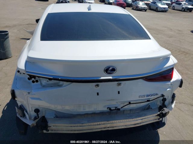 58ACA1C17NU016267 Lexus ES 300H