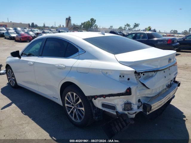 58ACA1C17NU016267 Lexus ES 300H